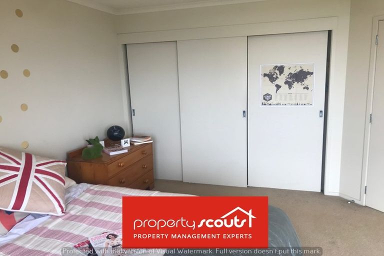Photo of property in 20 Provence Esplanade, Te Atatu Peninsula, Auckland, 0610