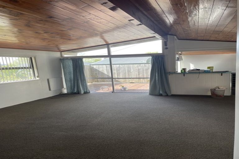 Photo of property in 48 Tauhinu Road, Greenhithe, Auckland, 0632