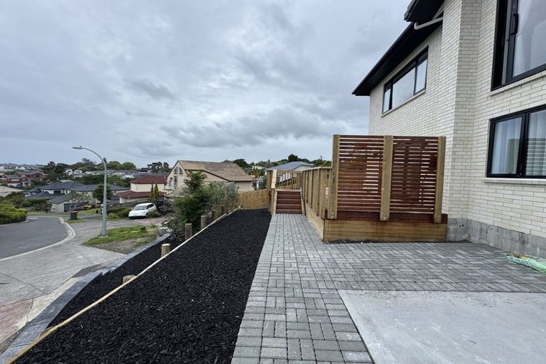Photo of property in 42 Manu Place, Pinehill, Auckland, 0632