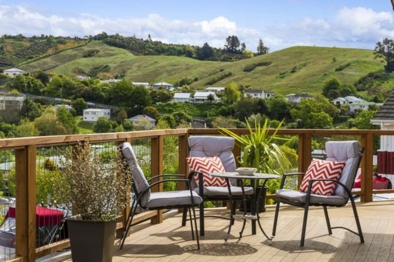 Photo of property in 32 Tipahi Street, Nelson South, Nelson, 7010