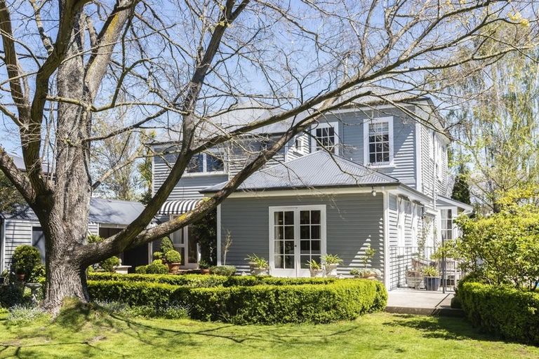 Photo of property in 54 Fendalton Road, Fendalton, Christchurch, 8014