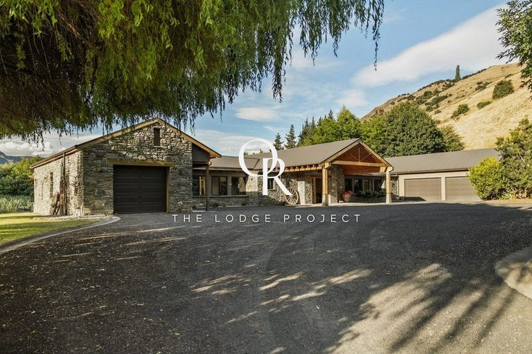 Photo of property in 73 Alec Robins Road, Lake Hayes, Queenstown, 9371