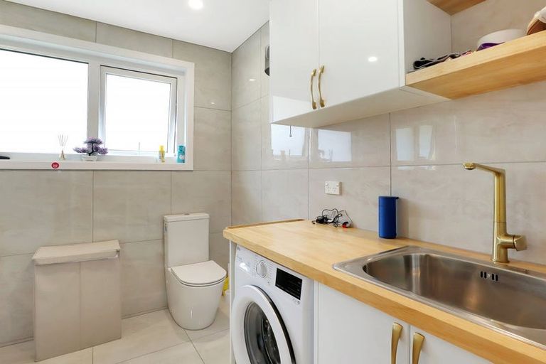 Photo of property in 2/46 Fairfield Avenue, Addington, Christchurch, 8024