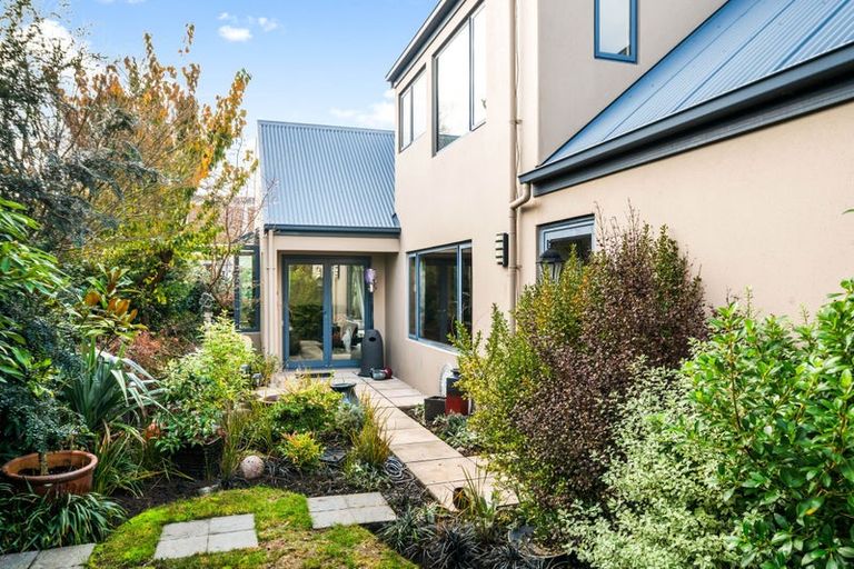 Photo of property in 140 Memorial Avenue, Burnside, Christchurch, 8053