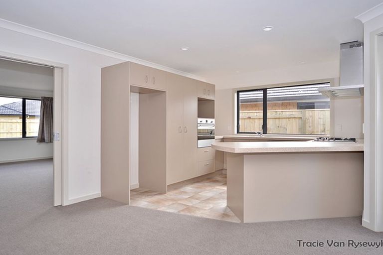 Photo of property in 100 Rosalie Terrace, Kelvin Grove, Palmerston North, 4414