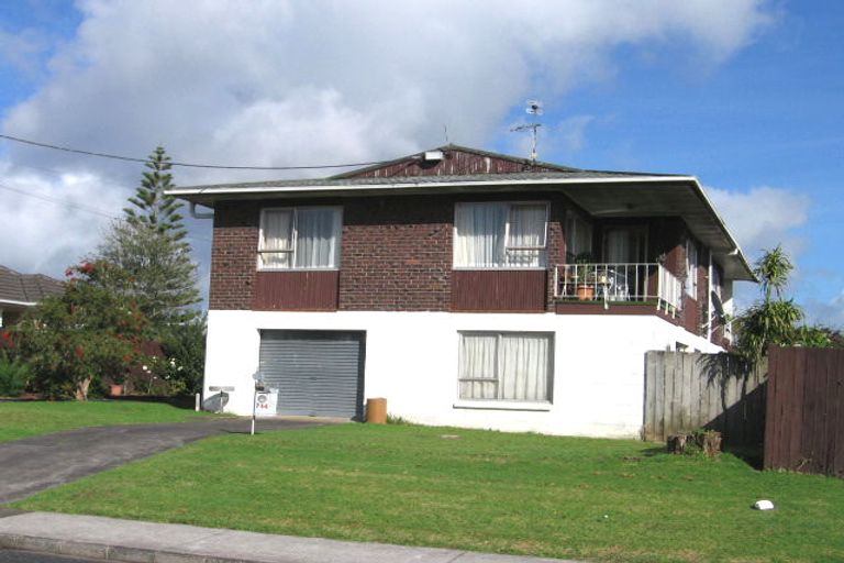 Photo of property in 2/744 Te Atatu Road, Te Atatu Peninsula, Auckland, 0610