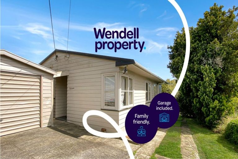 Photo of property in 15 Raleigh Road, Northcote, Auckland, 0627