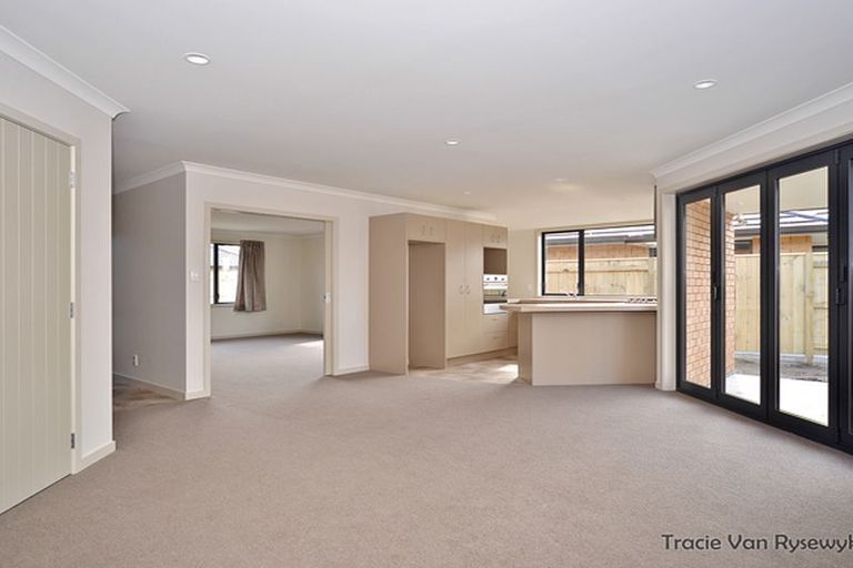 Photo of property in 100 Rosalie Terrace, Kelvin Grove, Palmerston North, 4414