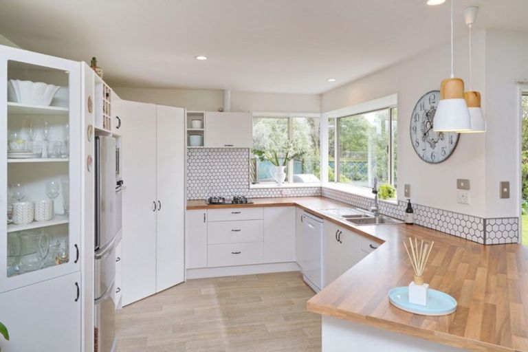 Photo of property in 1 Manahi Place, Woodend, 7610