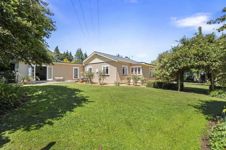 Photo of property in 2330 Kimbolton Road, Kiwitea, Feilding, 4777