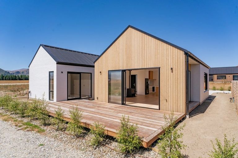 Photo of property in 22a Marjon Drive, Wanaka, 9305