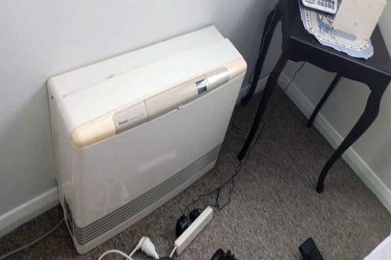 Photo of property in 13 Pakington Street, Westport, 7825