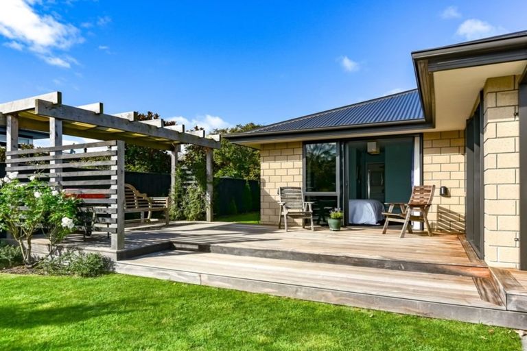 Photo of property in 21 Old Red Barn Road, Halswell, Christchurch, 8025