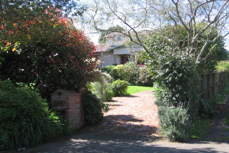 Photo of property in 5 Lochiel Road, Khandallah, Wellington, 6035