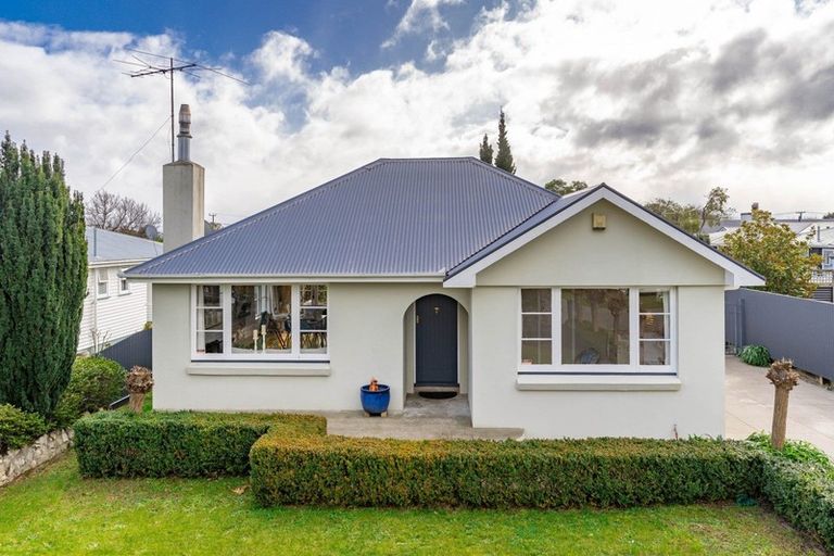 Photo of property in 17 Sackville Street, Martinborough, 5711