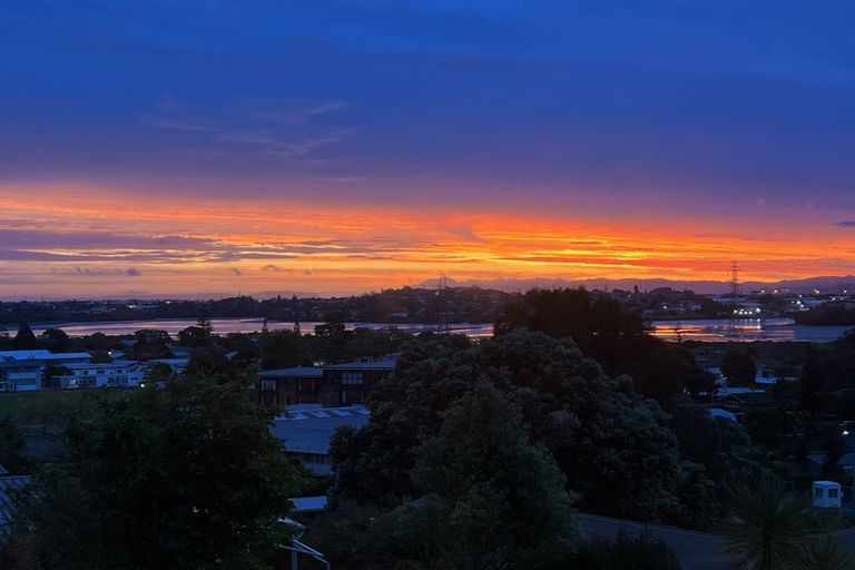 Photo of property in 35 Miramar Place, Pakuranga, Auckland, 2010