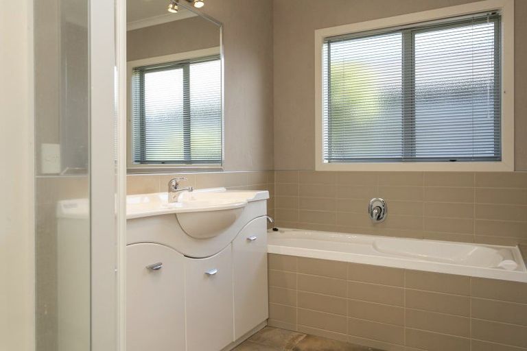 Photo of property in 2 The Circle, Nukuhau, Taupo, 3330