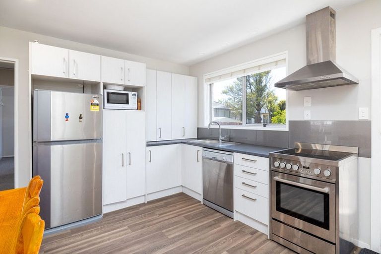 Photo of property in 2/272 Centaurus Road, Hillsborough, Christchurch, 8022