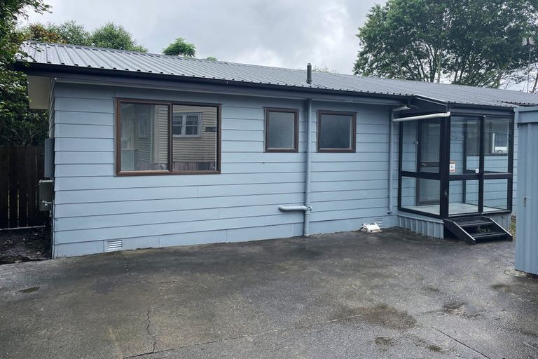 Photo of property in 1/134 Mcleod Road, Te Atatu South, Auckland, 0610