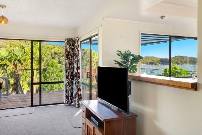 Photo of property in 15 Kakapu Road, Okiato, Russell, 0272