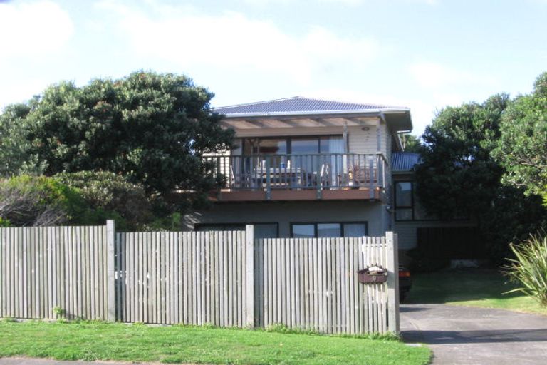 Photo of property in 9 Tireti Road, Titahi Bay, Porirua, 5022