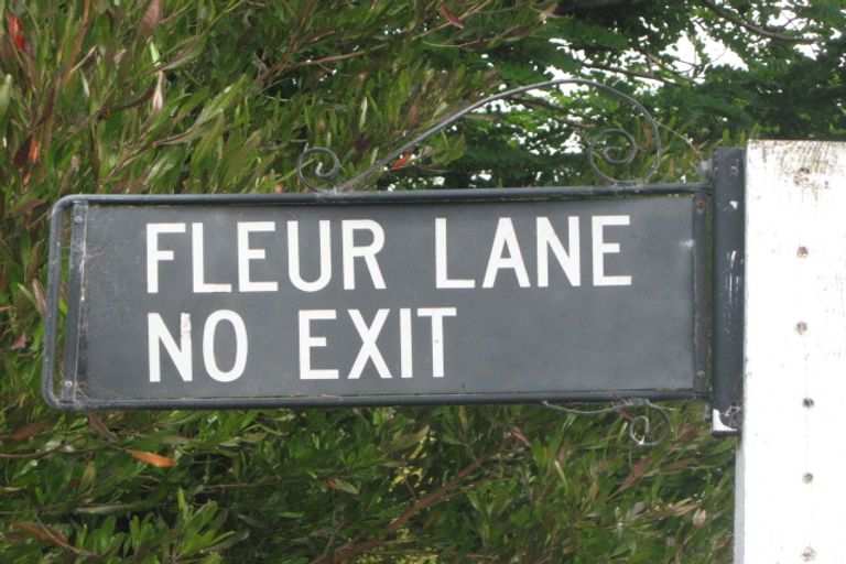 Photo of property in 8 Fleur Lane, Akaroa, 7520