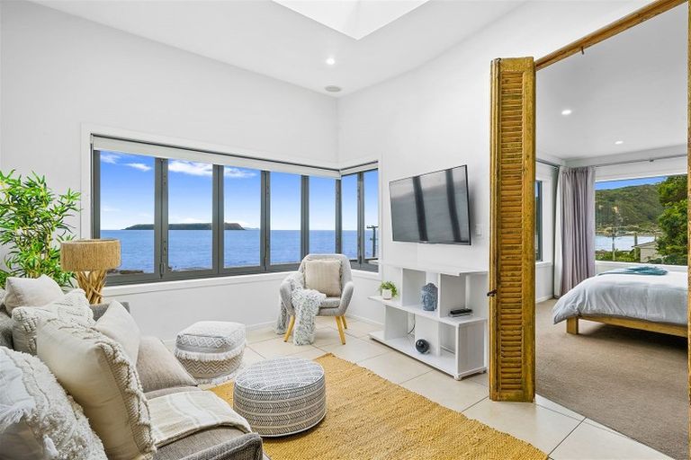 Photo of property in 73 Moana Road, Plimmerton, Porirua, 5026