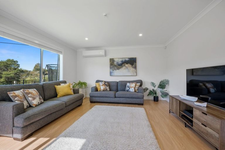 Photo of property in 22 Jeroboam Loop, Kumeu, 0810