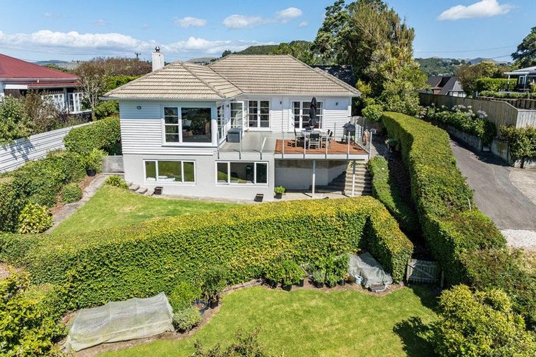 Photo of property in 61 Seaview Road, Paremata, Porirua, 5024