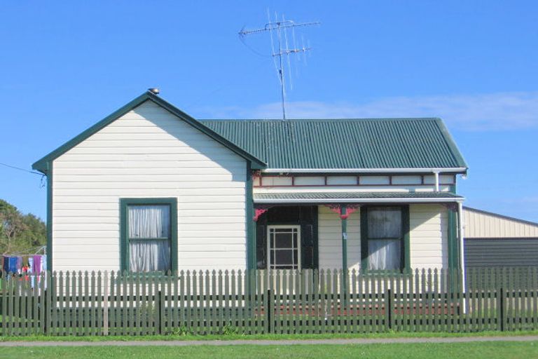 Photo of property in 23 Futter Street, Foxton, 4814