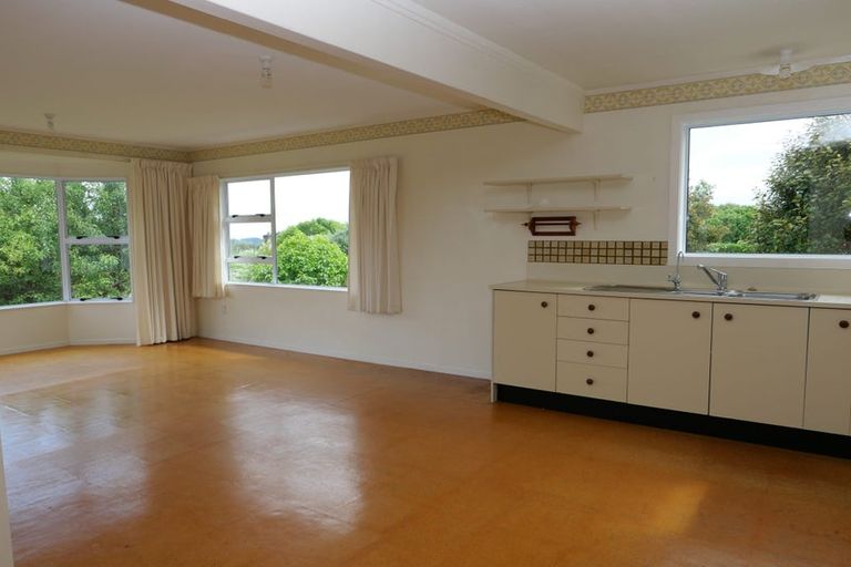 Photo of property in 16 Kotare Street, Waikanae, 5036