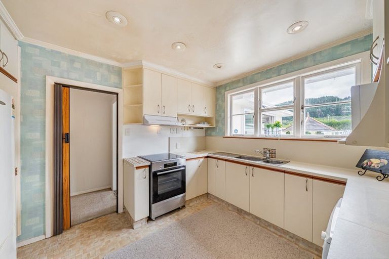 Photo of property in 6 Hall Grove, Ebdentown, Upper Hutt, 5018