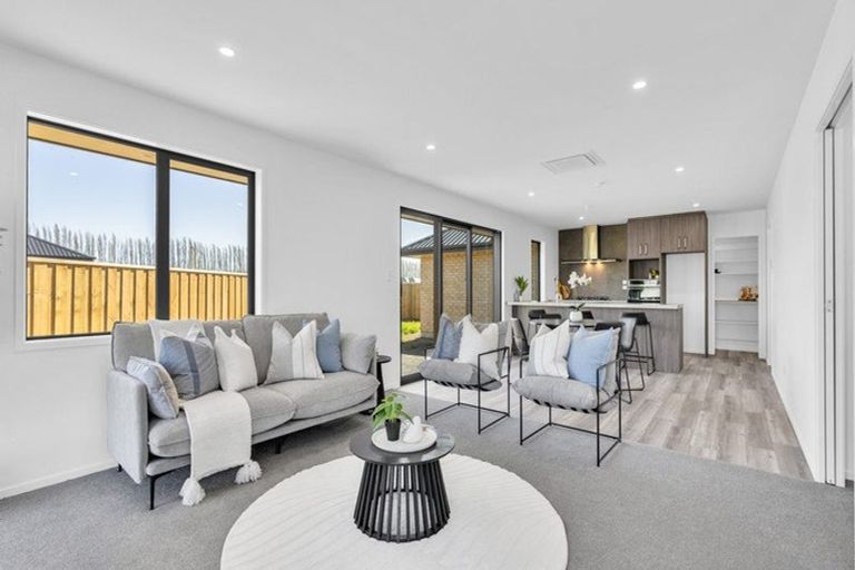 Photo of property in 37 Cunliffe Road, Redwood, Christchurch, 8051