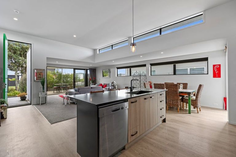 Photo of property in 83 Coast Boulevard, Papamoa Beach, Papamoa, 3118