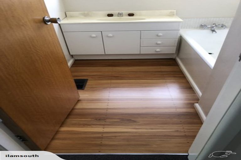 Photo of property in 124 Waimairi Road, Ilam, Christchurch, 8041