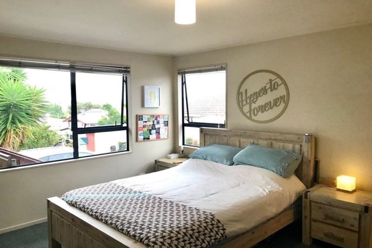 Photo of property in 6a Japonica Drive, Beach Haven, Auckland, 0626