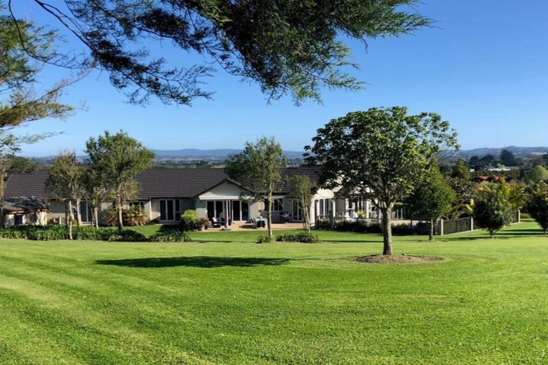 Photo of property in 202 Oraha Road, Kumeu, 0892