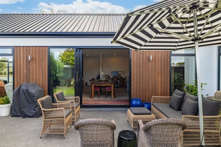 Photo of property in 28 Mcfaddens Road, St Albans, Christchurch, 8052