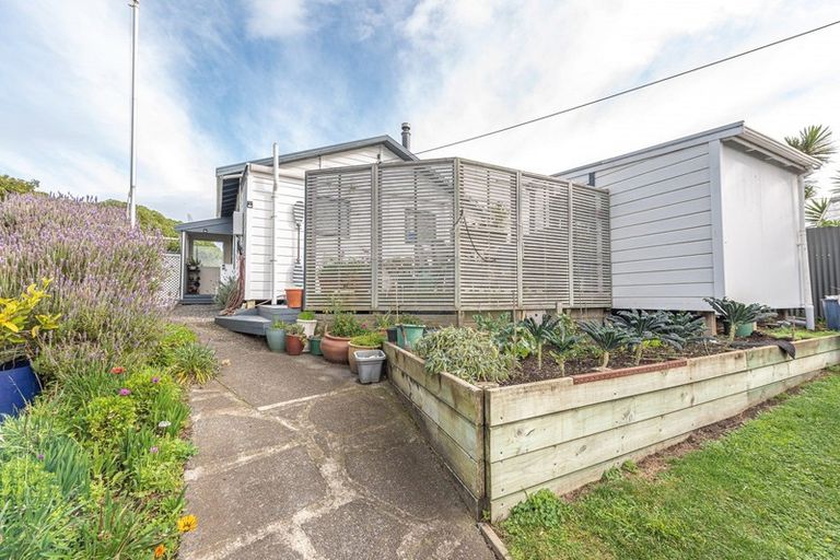 Photo of property in 55 Matai Street, Castlecliff, Whanganui, 4501