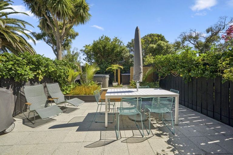 Photo of property in 19 Picton Avenue, Newtown, Wellington, 6021