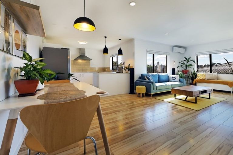 Photo of property in 9 Exotic Place, Massey, Auckland, 0614