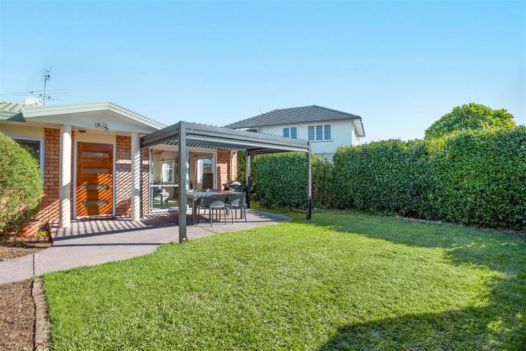Photo of property in 1/25 Neil Avenue, Te Atatu Peninsula, Auckland, 0610