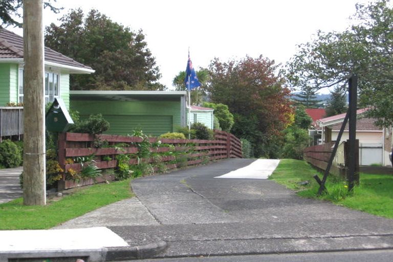 Photo of property in 3/3a Kirrie Avenue, Te Atatu South, Auckland, 0610