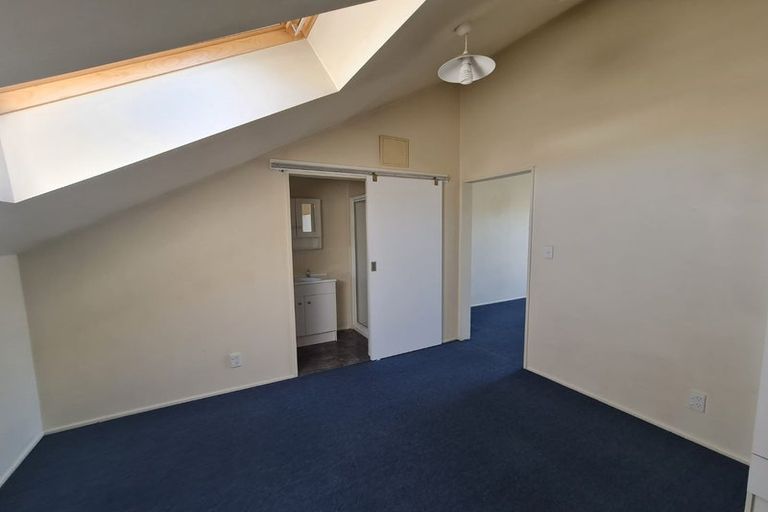 Photo of property in 2/7 Division Street, Riccarton, Christchurch, 8041