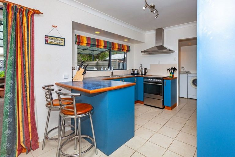 Photo of property in 102 Whitby Place, Whangamata, 3620