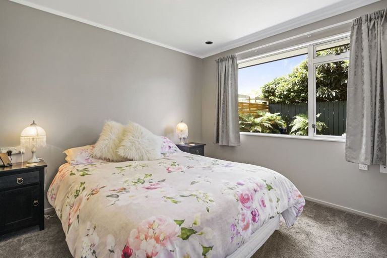 Photo of property in 63 The Drive, Tawa, Wellington, 5028