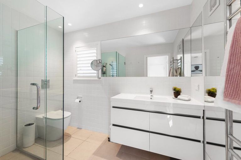 Photo of property in 68 St Michaels Avenue, Point Chevalier, Auckland, 1022