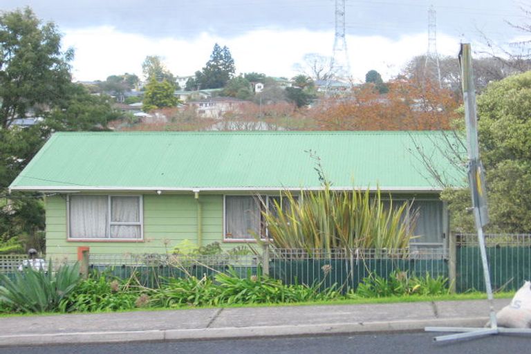 Photo of property in 103 Triangle Road, Massey, Auckland, 0614