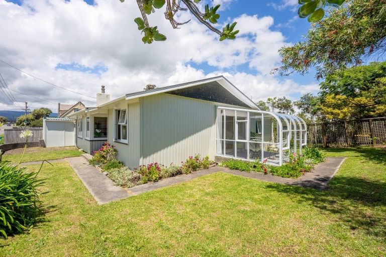 Photo of property in 3 Koromiko Street, Otaki Beach, Otaki, 5512