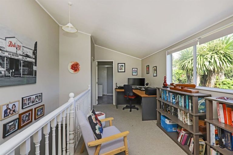 Photo of property in 2 Toop Street, Havelock North, 4130